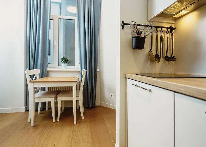 Stylish Central Apartment - 5 Mins To Old Town